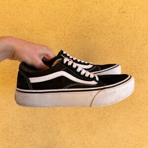 Women’s Old Skool Platform Vans